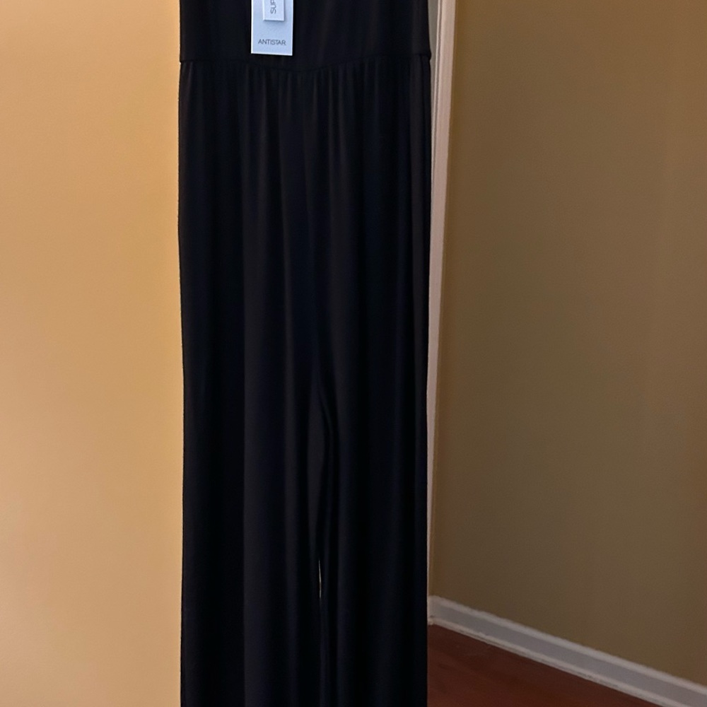 NWT jumpsuit - Picture 3 of 4
